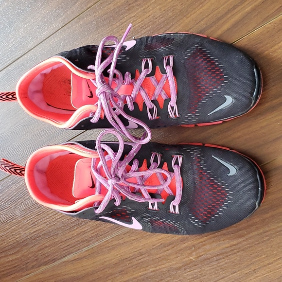 Nike Sneakers - Picture 1 of 8